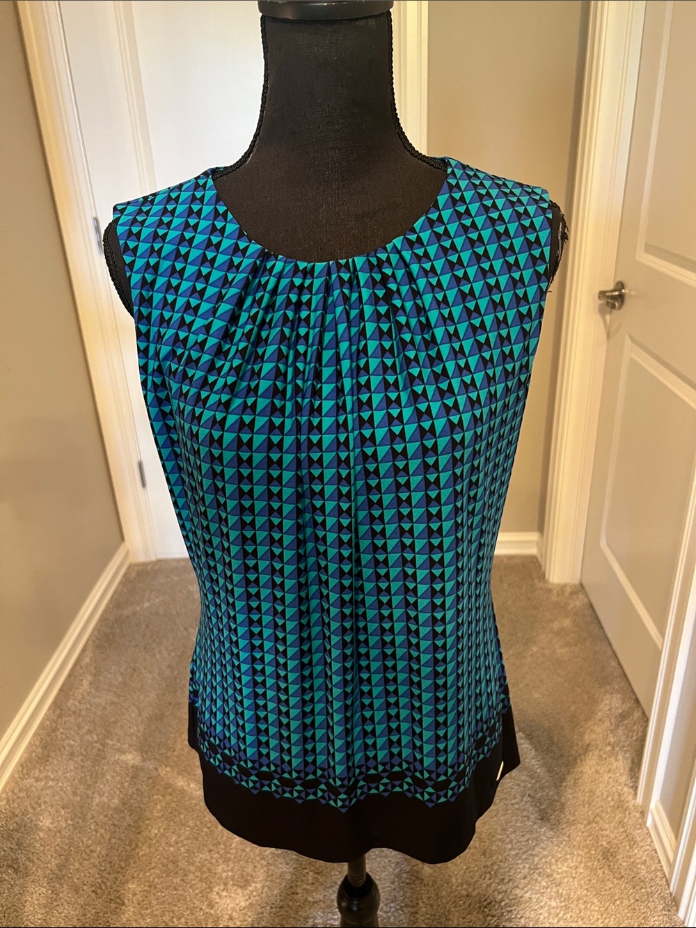 Calvin Klein Teal & Black Geometric Sleeveless Blouse